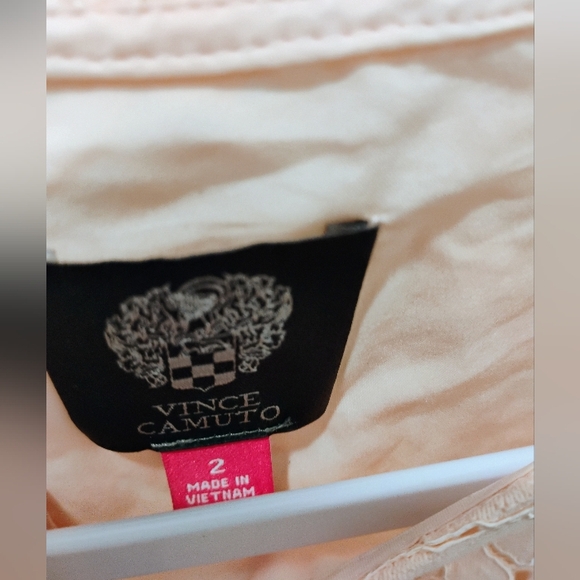 VINCE CAMUTO Blush lace dress, size 2 Like new - Picture 6 of 7